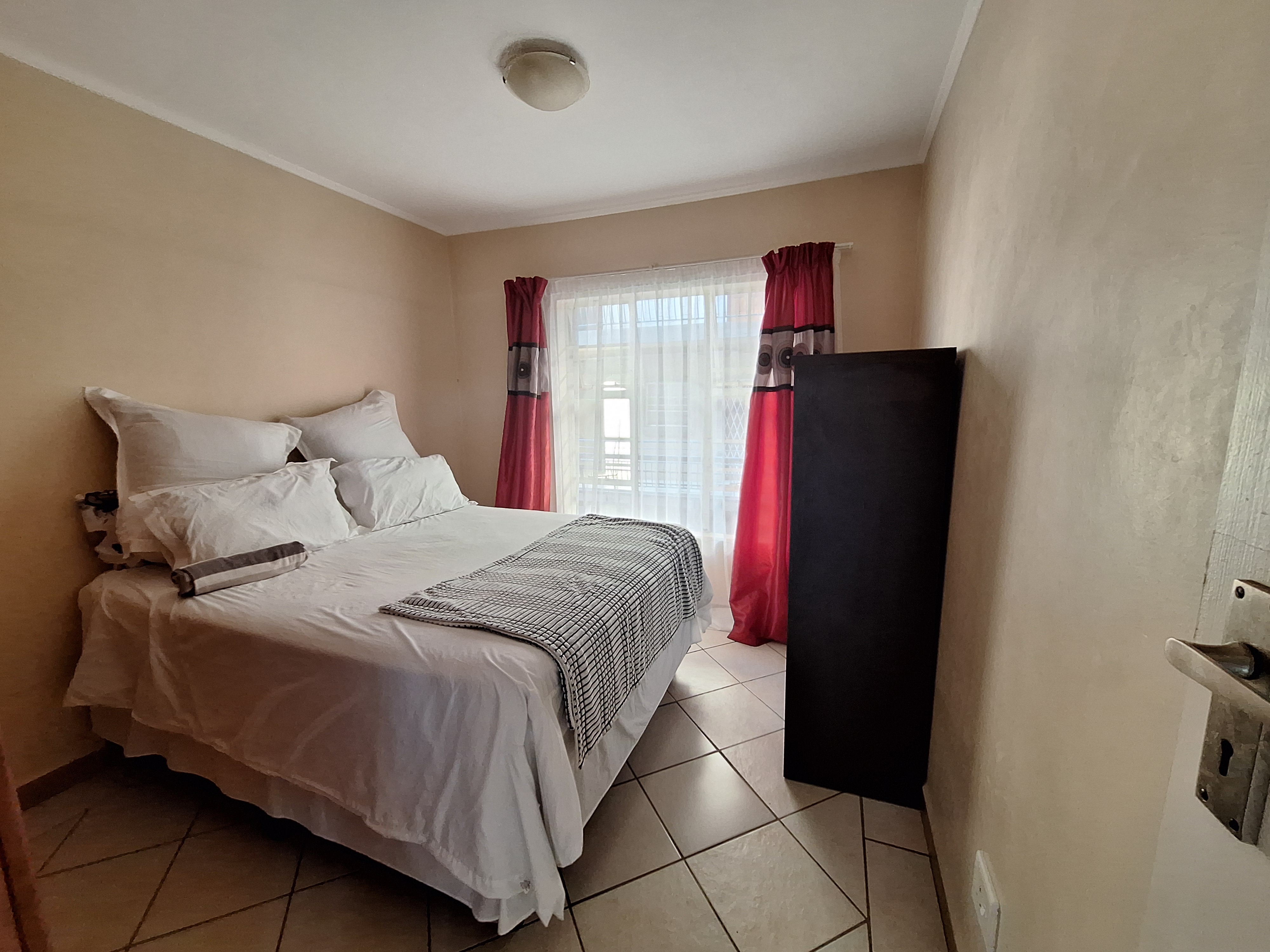 1 Bedroom Property for Sale in Mid Town North West